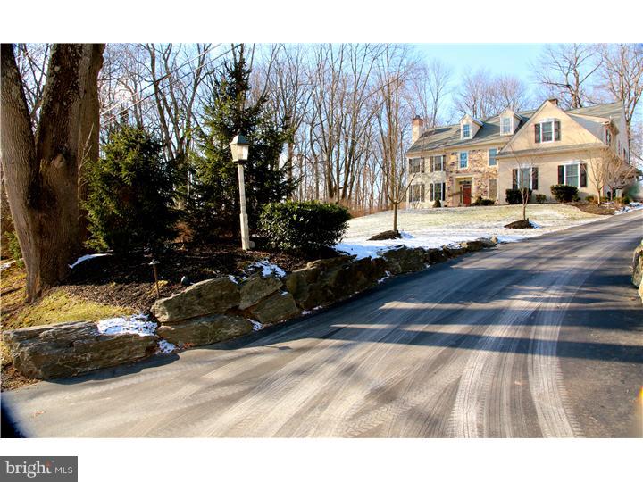 2619 Wayland Road Berwyn, PA 19312 - Photo 25 of 25 Driveway
