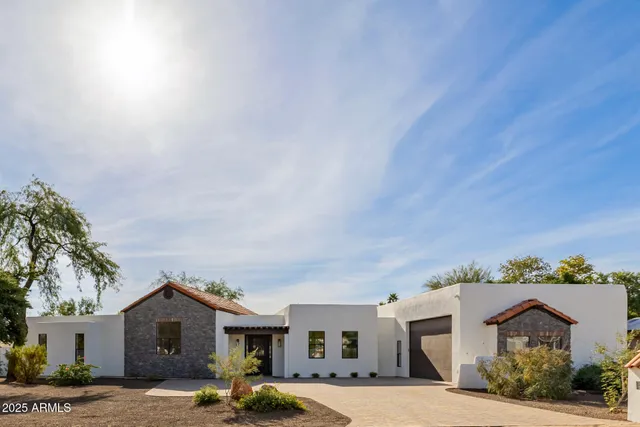 $1,100,777 | 8451 West Daley Lane, Peoria, AZ 85383