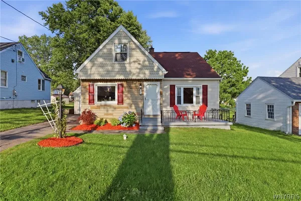 $279,900 | 51 Hillcrest Drive, West Seneca, NY 14224