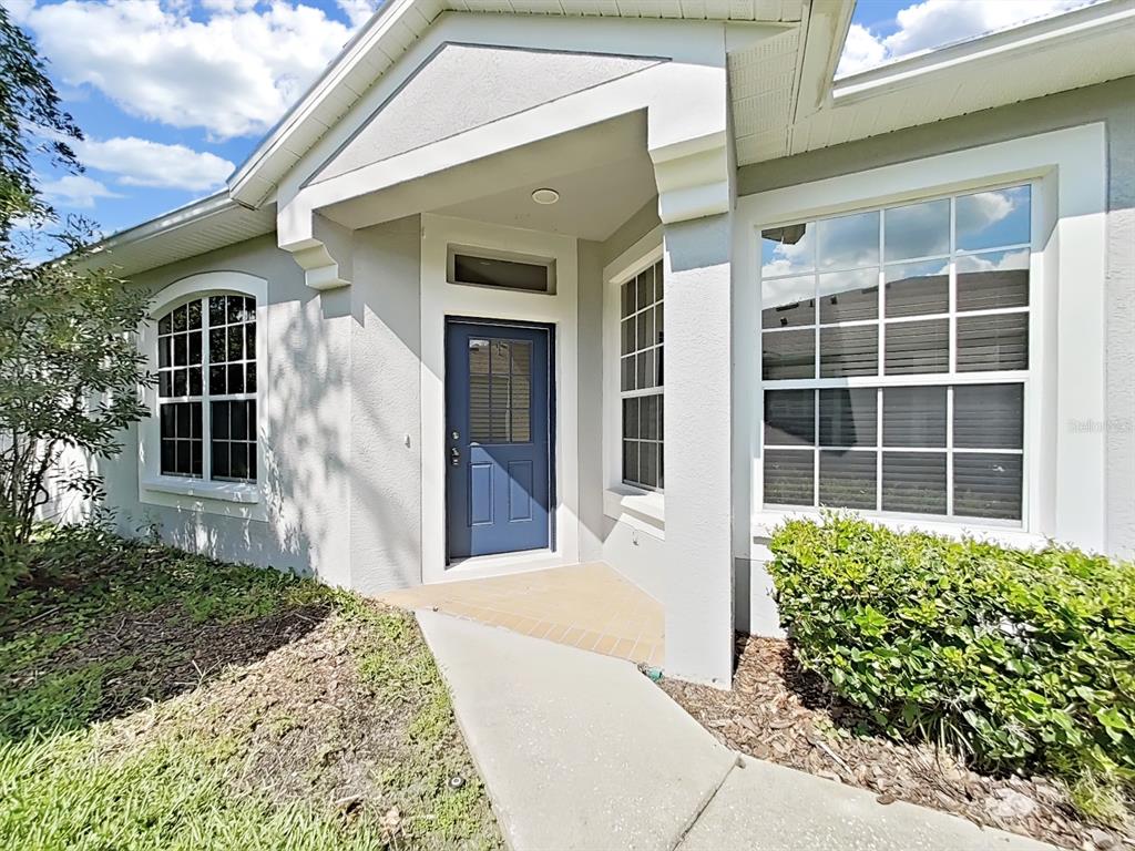 6077 Sandhill Ridge Drive Lithia, FL 33547 - Photo 2 of 26