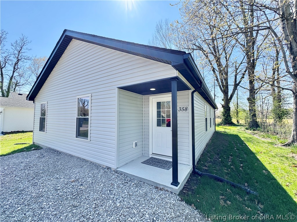 358 Oak Street Austin, IN 47102 - Photo 2 of 23 Side