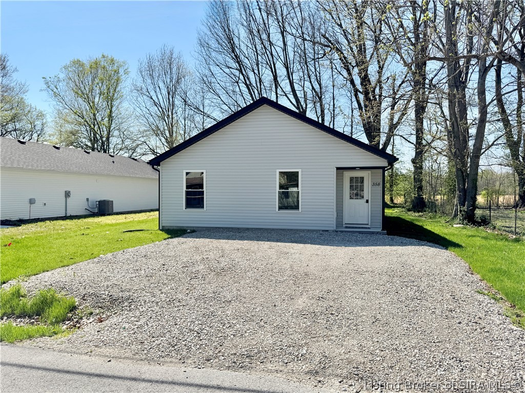 358 Oak Street Austin, IN 47102 - Photo 6 of 23 Street