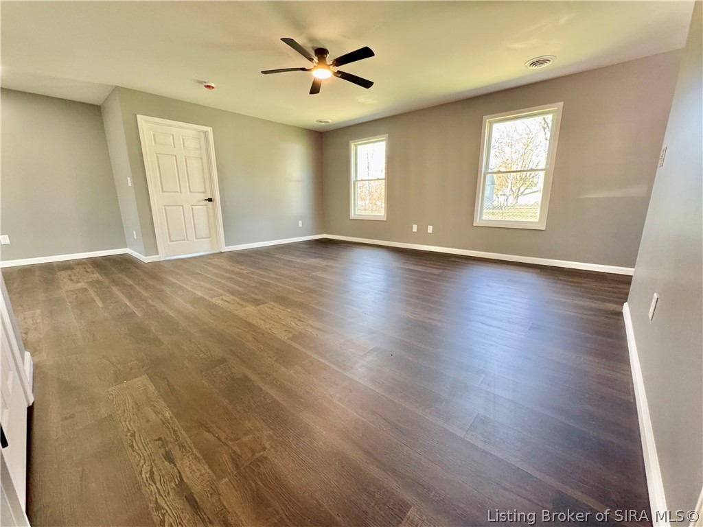 358 Oak Street Austin, IN 47102 - Photo 9 of 23 Living