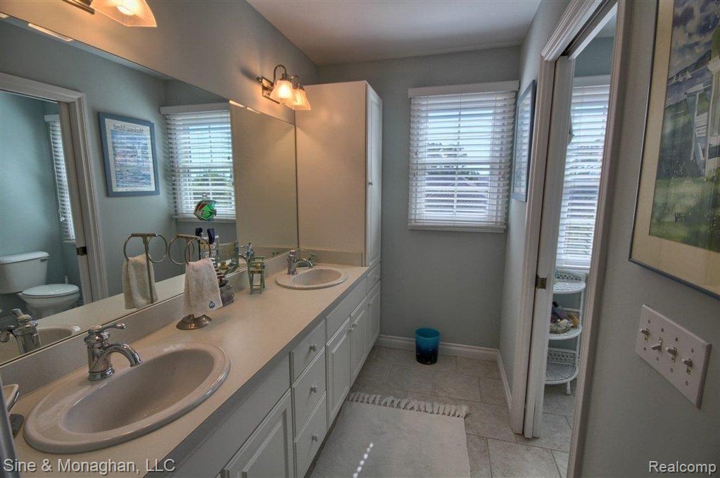14 Old Course Road St. Clair, MI 48079 - Photo 19 of 25 #19 Bathroom.jpg