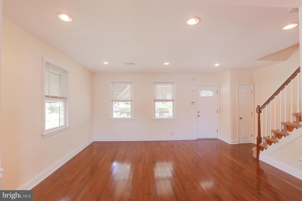 3934 Cedardale Road Baltimore, MD 21215 - Photo 11 of 30 Interior (General)