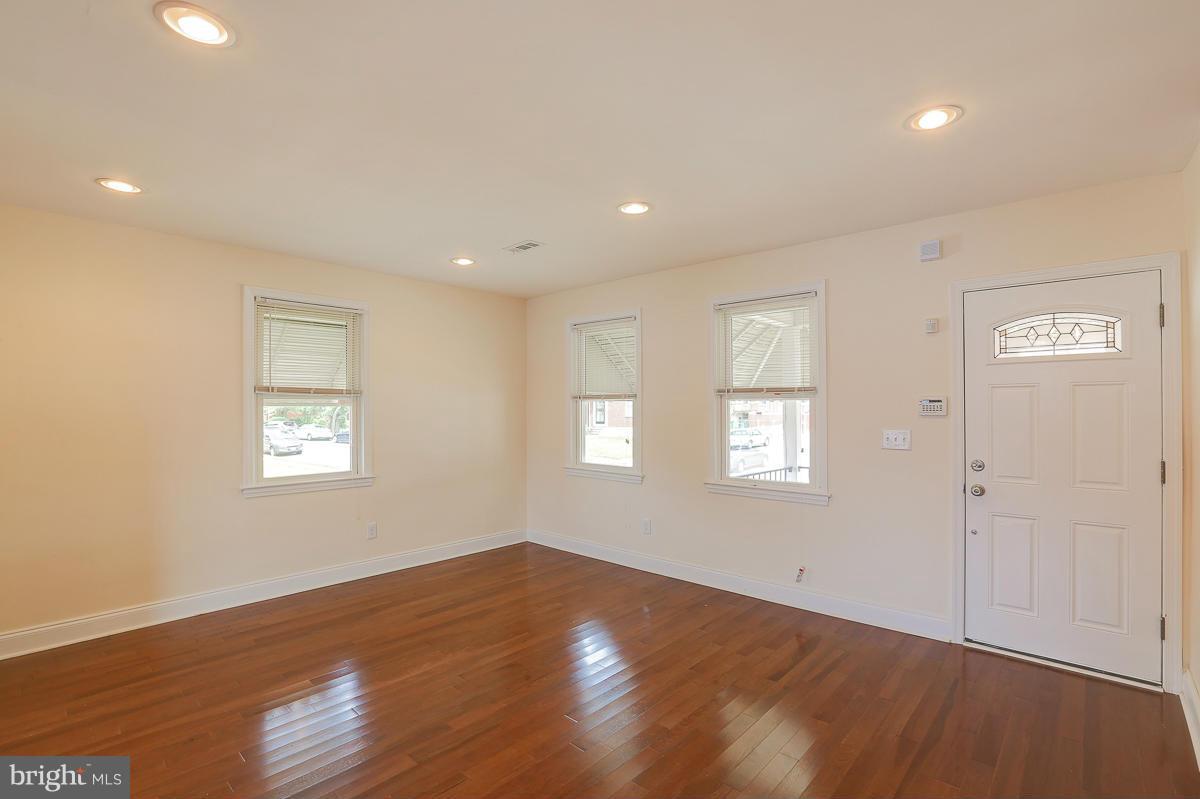 3934 Cedardale Road Baltimore, MD 21215 - Photo 12 of 30 Interior (General)
