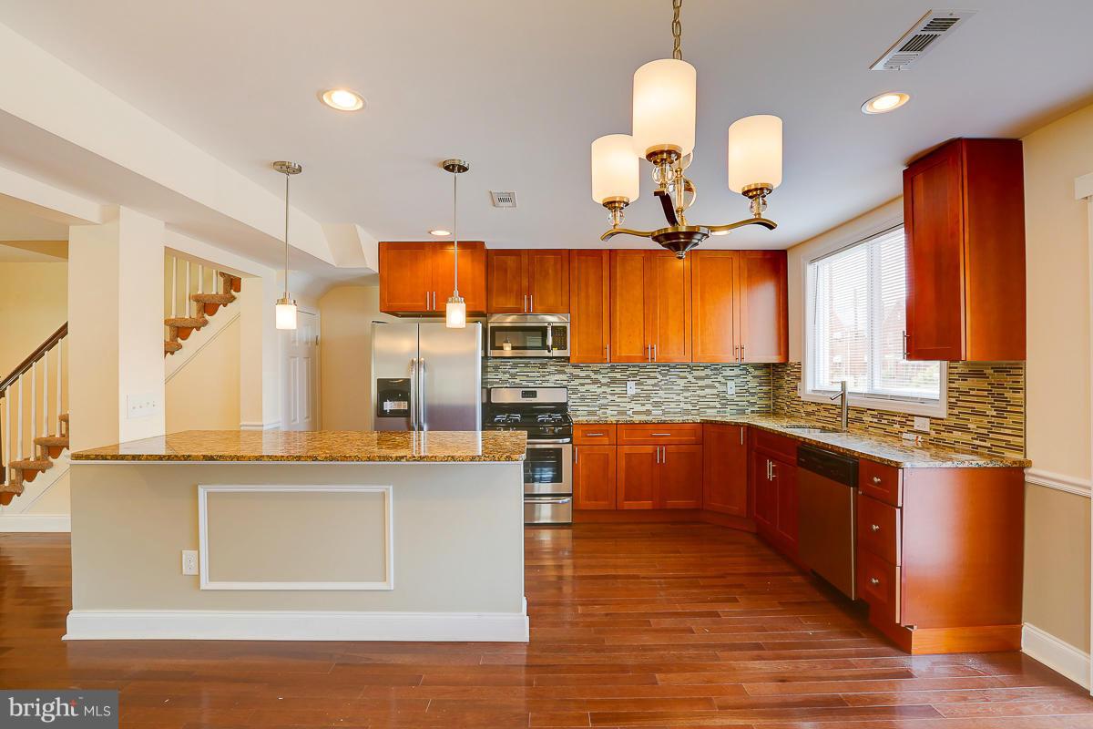 3934 Cedardale Road Baltimore, MD 21215 - Photo 15 of 30 Kitchen