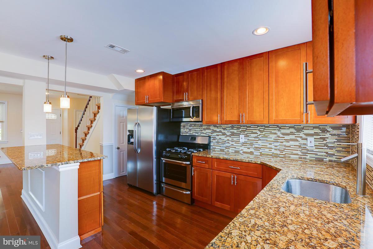 3934 Cedardale Road Baltimore, MD 21215 - Photo 17 of 30 Kitchen