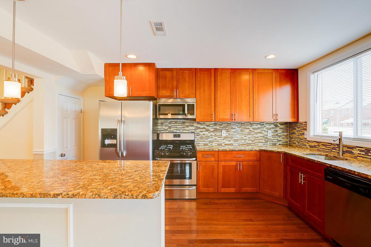 3934 Cedardale Road Baltimore, MD 21215 - Photo 19 of 30 Kitchen