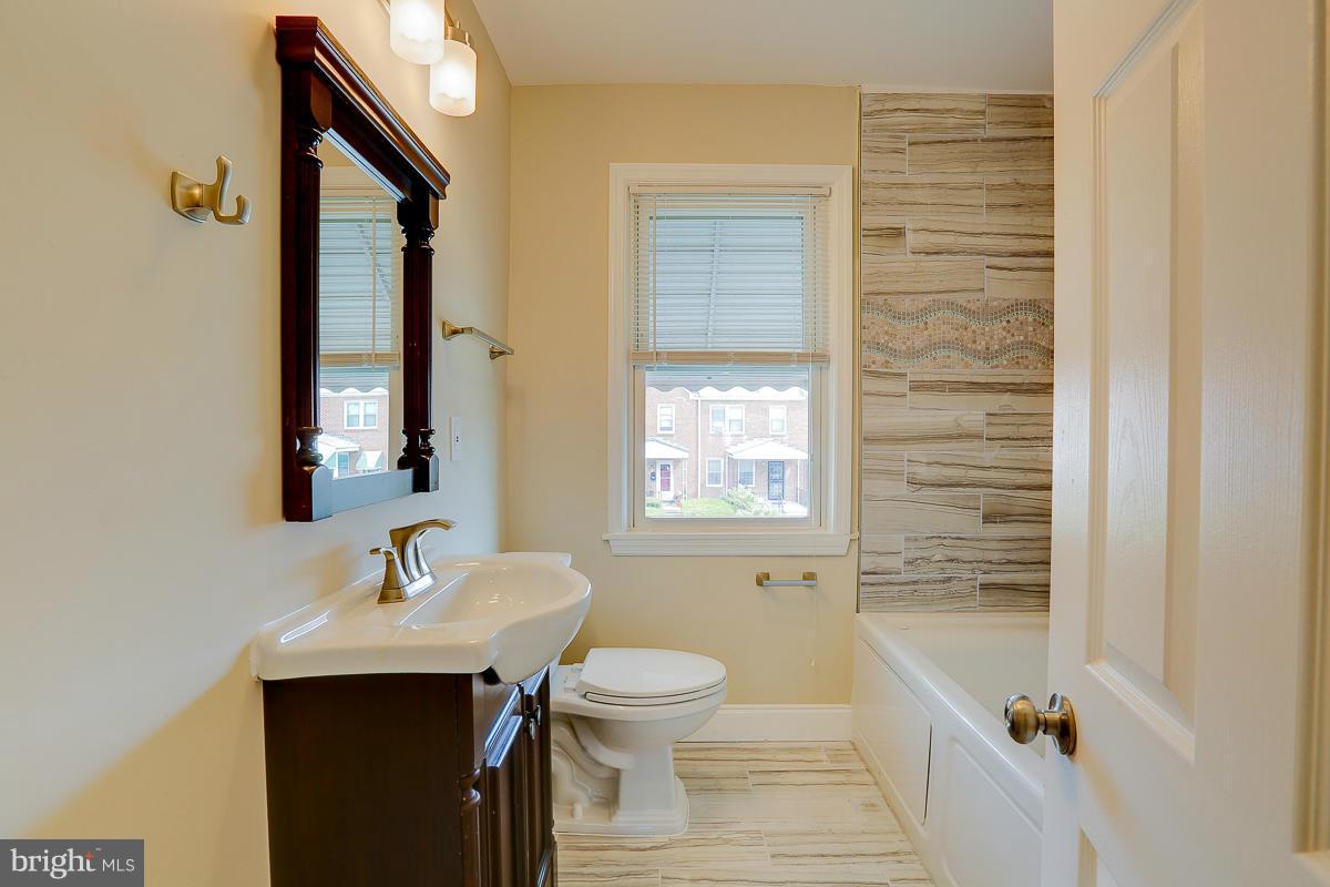 3934 Cedardale Road Baltimore, MD 21215 - Photo 25 of 30 Bath