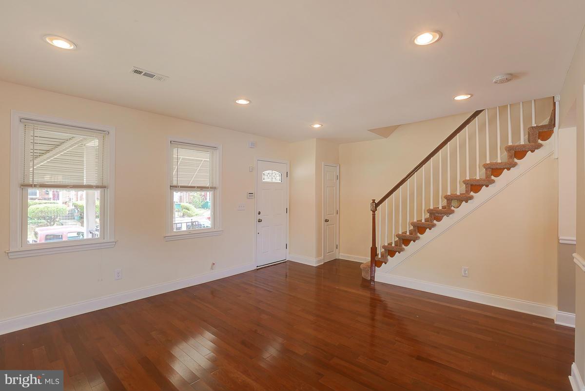 3934 Cedardale Road Baltimore, MD 21215 - Photo 10 of 30 Interior (General)