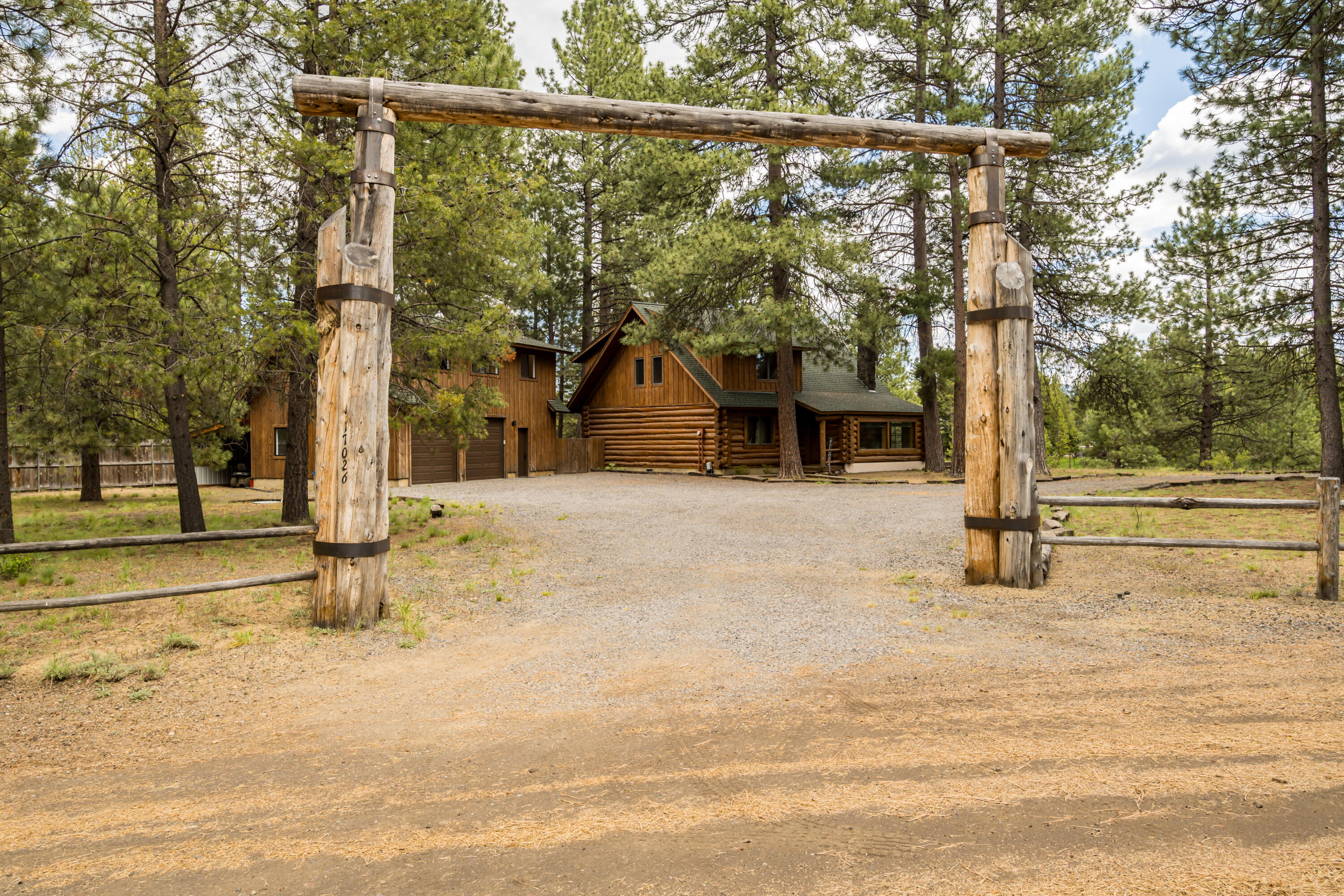 17026 Sharp Drive Bend, OR 97707 - Photo 7 of 72 JH5_3425-2