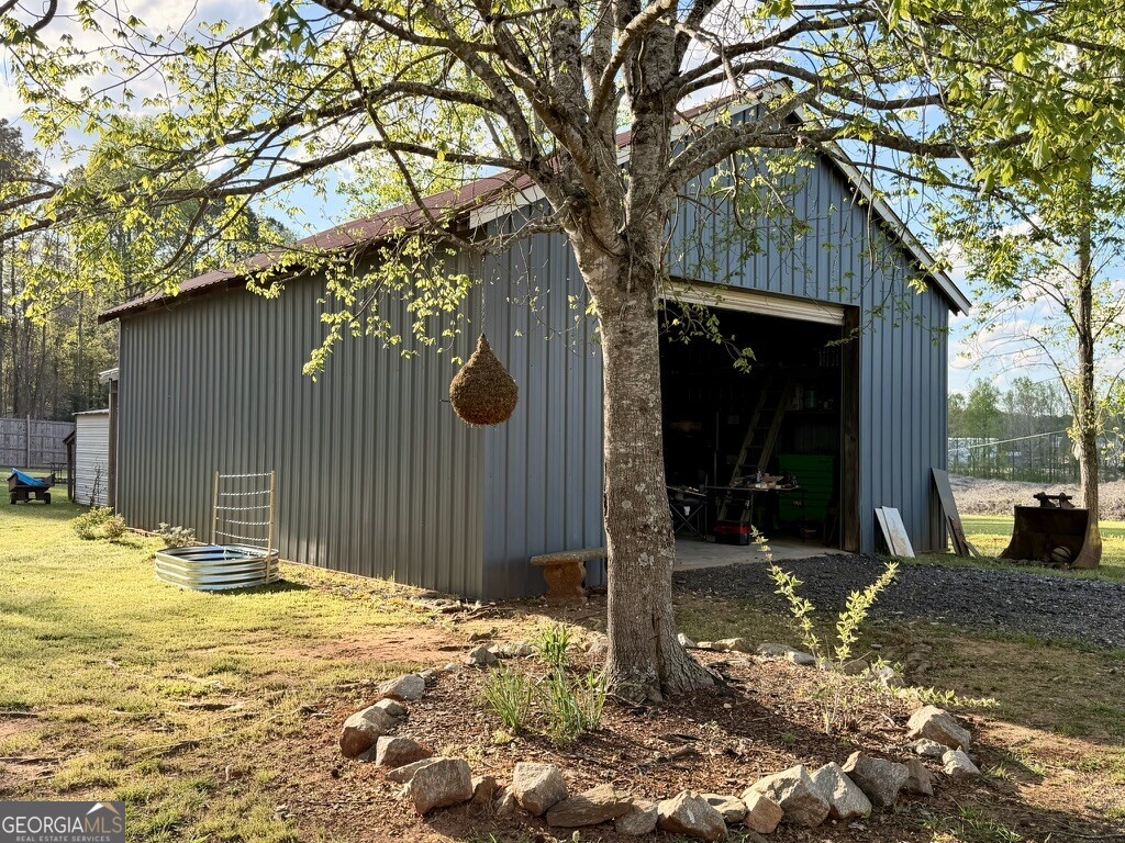 94 Country Place Temple, GA 30179 - Photo 10 of 36 a backyard of a house