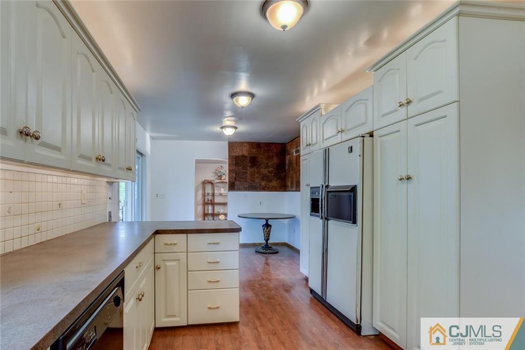 33 Hamlin Road East Brunswick, NJ 08816 - Photo 15 of 25 Gallery Image 15