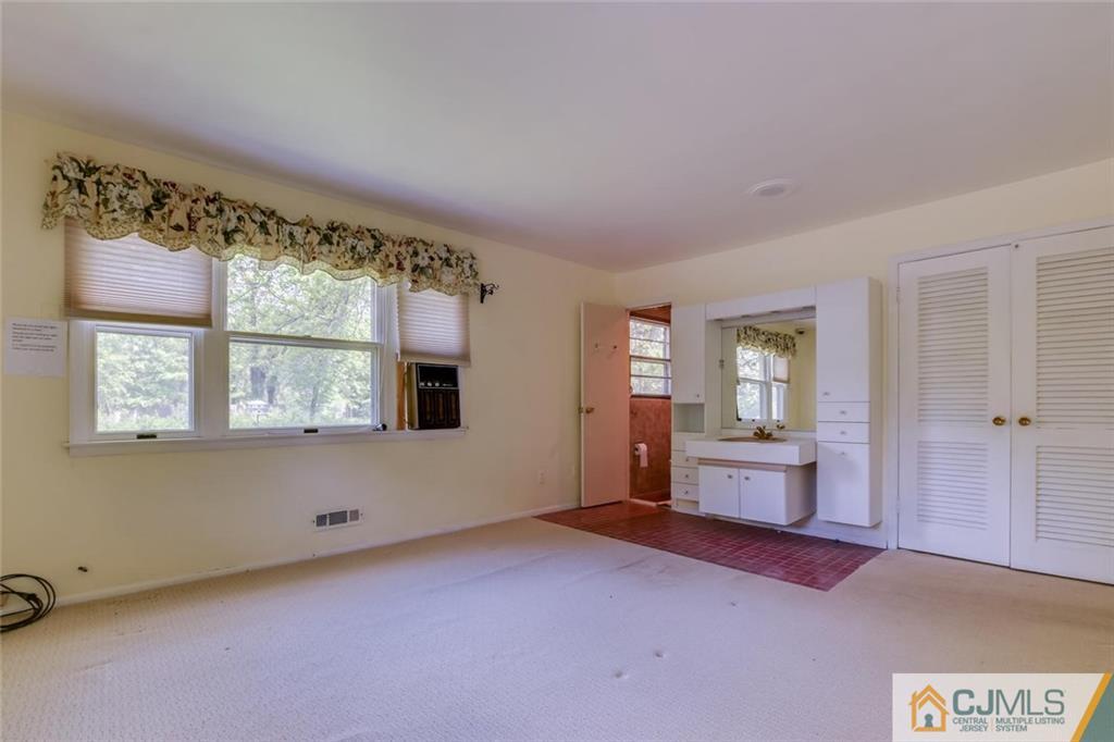 33 Hamlin Road East Brunswick, NJ 08816 - Photo 20 of 25 Gallery Image 20