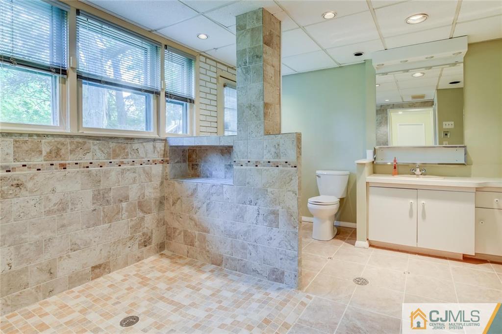 33 Hamlin Road East Brunswick, NJ 08816 - Photo 22 of 25 Gallery Image 22