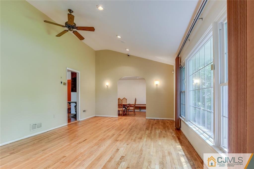 33 Hamlin Road East Brunswick, NJ 08816 - Photo 8 of 25 Gallery Image 8