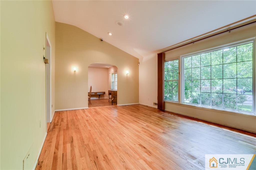 33 Hamlin Road East Brunswick, NJ 08816 - Photo 9 of 25 Gallery Image 9