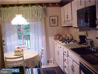 42 Hearthside Road Aston, PA 19014 - Photo 5 of 12