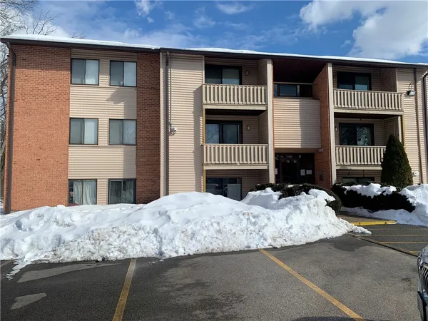 $1,800 | 1139 Hartford Avenue, Unit 5A, Johnston, RI 02919