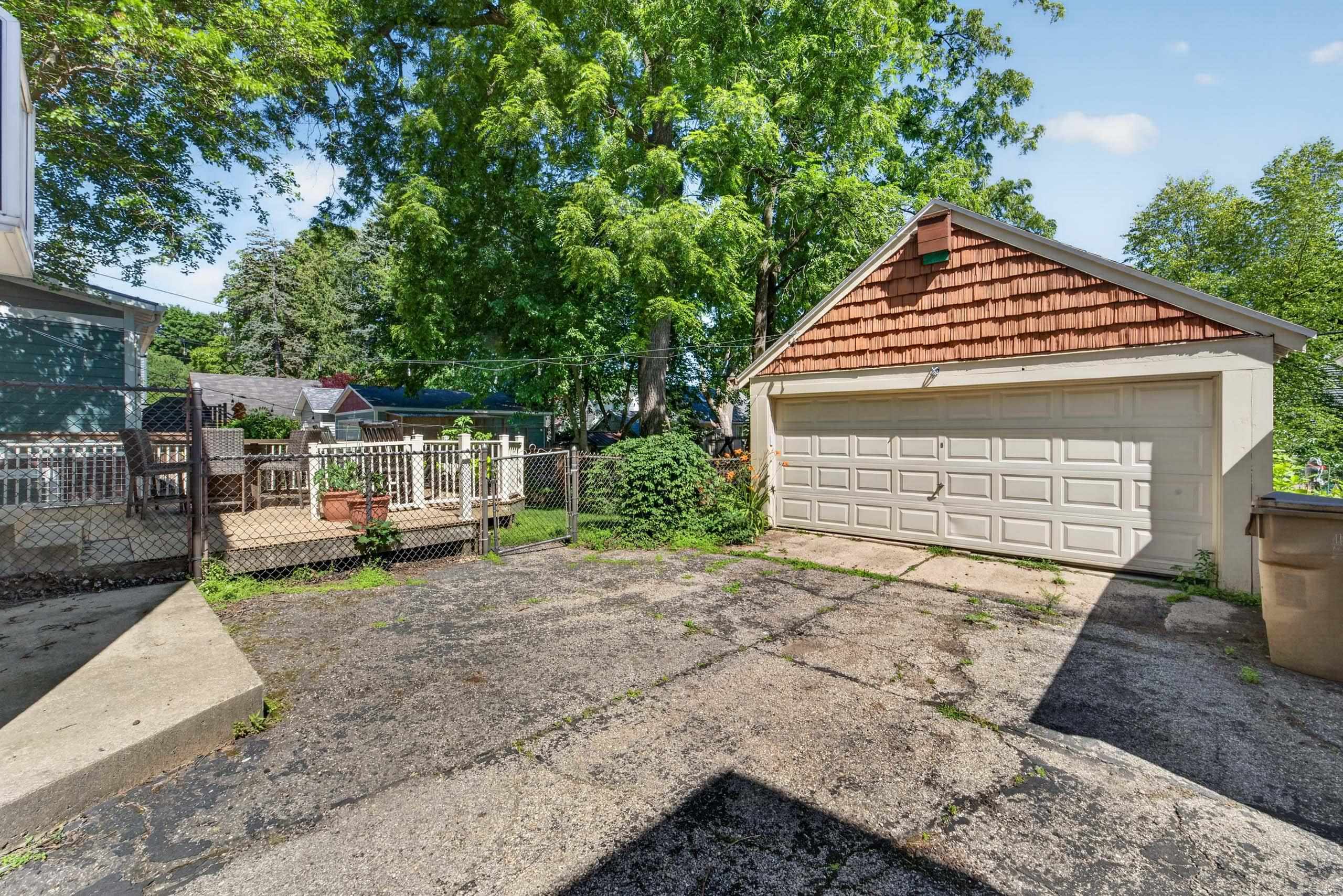 2626 Chamberlain Avenue Madison, WI 53705 - Photo 34 of 36