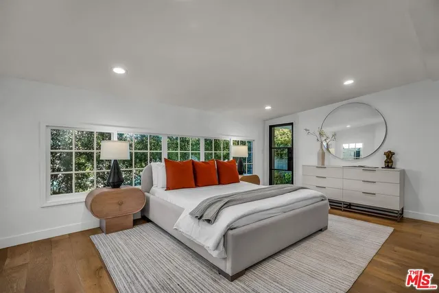 $1,375,000 | 16645 West Magnolia Boulevard, Encino, CA 91316