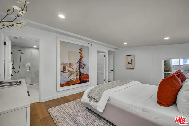 $1,375,000 | 16645 West Magnolia Boulevard, Encino, CA 91316