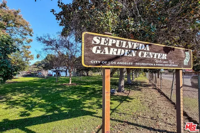 $1,375,000 | 16645 West Magnolia Boulevard, Encino, CA 91316