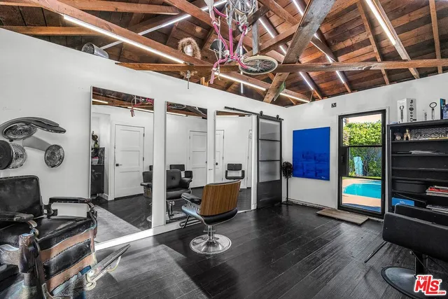 $1,375,000 | 16645 West Magnolia Boulevard, Encino, CA 91316