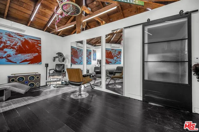 $1,375,000 | 16645 West Magnolia Boulevard, Encino, CA 91316