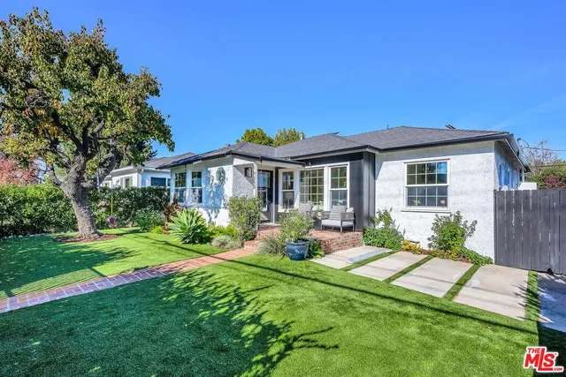 $1,375,000 | 16645 West Magnolia Boulevard, Encino, CA 91316