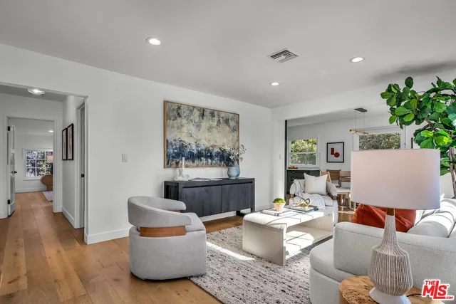 $1,375,000 | 16645 West Magnolia Boulevard, Encino, CA 91316