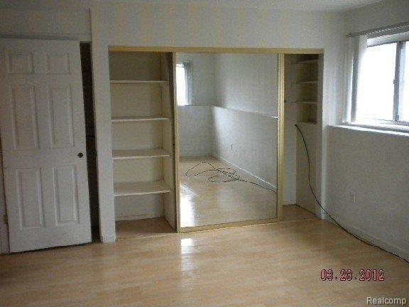 720 Cedarlawn Road Waterford, MI 48328 - Photo 4 of 10 MASTER BEDROOM.jpg