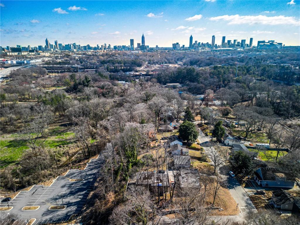 889 Hollywood Road Northwest Atlanta, GA 30318 - Photo 18 of 27