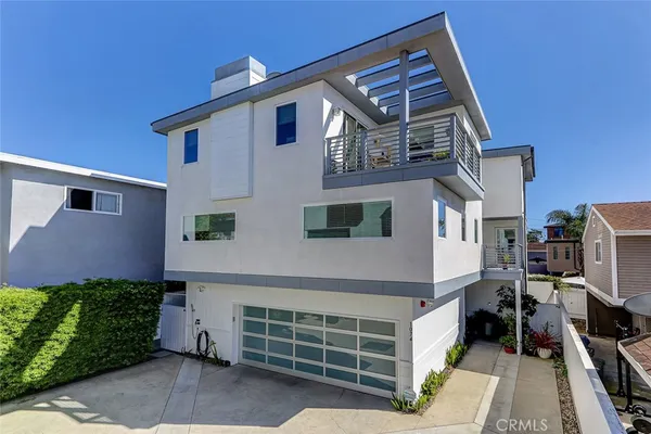 $3,095,000 | 1074 7th Street, Hermosa Beach, CA 90254