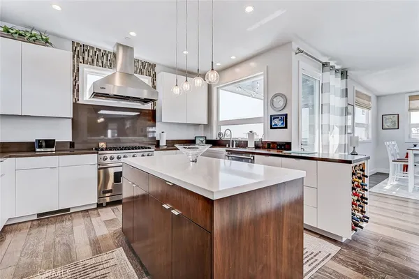 $3,095,000 | 1074 7th Street, Hermosa Beach, CA 90254