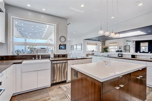 $3,095,000 | 1074 7th Street, Hermosa Beach, CA 90254