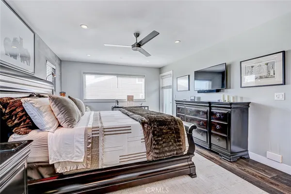 $3,095,000 | 1074 7th Street, Hermosa Beach, CA 90254