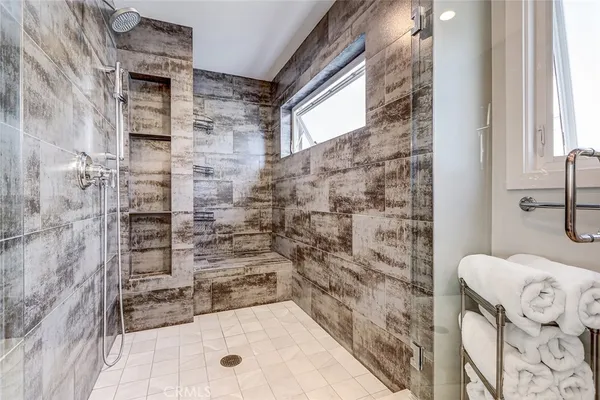$3,095,000 | 1074 7th Street, Hermosa Beach, CA 90254