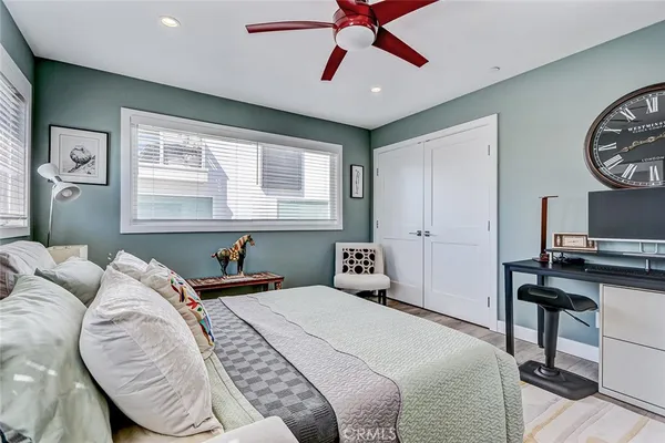 $3,095,000 | 1074 7th Street, Hermosa Beach, CA 90254