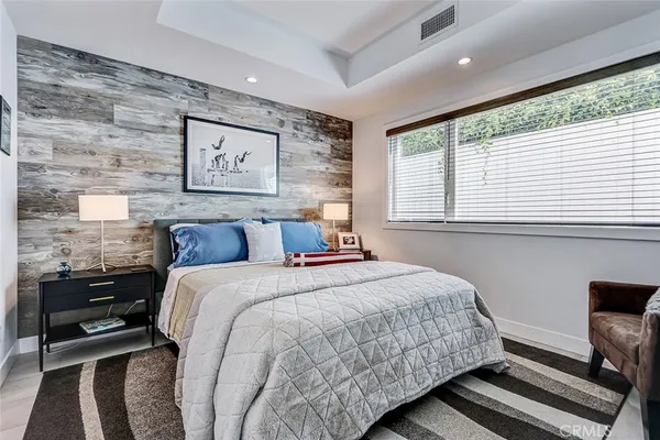 $3,095,000 | 1074 7th Street, Hermosa Beach, CA 90254