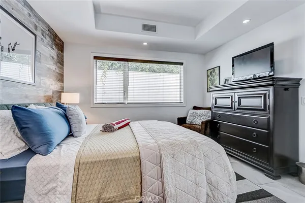 $3,095,000 | 1074 7th Street, Hermosa Beach, CA 90254