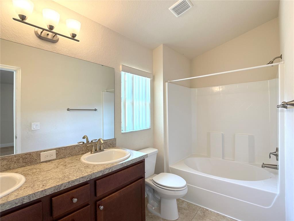 1378 Legatto Loop Dundee, FL 33838 - Photo 13 of 34