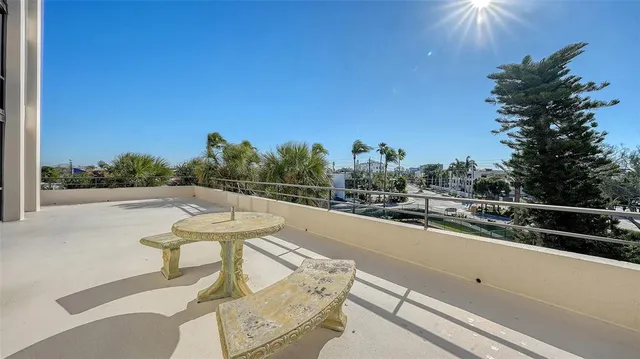 $1,375,000 | 5300 Ocean Boulevard, Unit 301, Sarasota, FL 34242