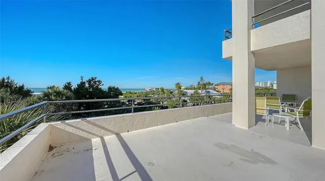 $1,375,000 | 5300 Ocean Boulevard, Unit 301, Sarasota, FL 34242