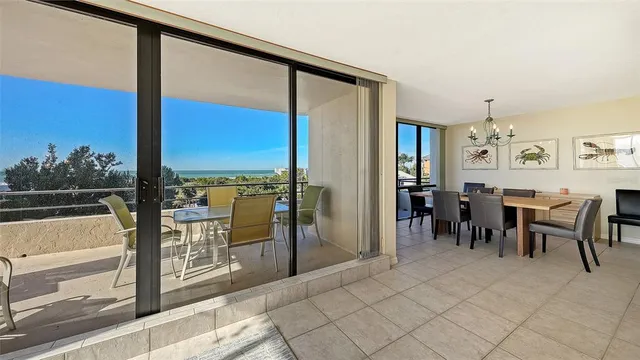 $1,375,000 | 5300 Ocean Boulevard, Unit 301, Sarasota, FL 34242