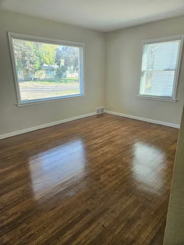 $215,000 | 1704 1st Avenue Southeast, Austin, MN 55912