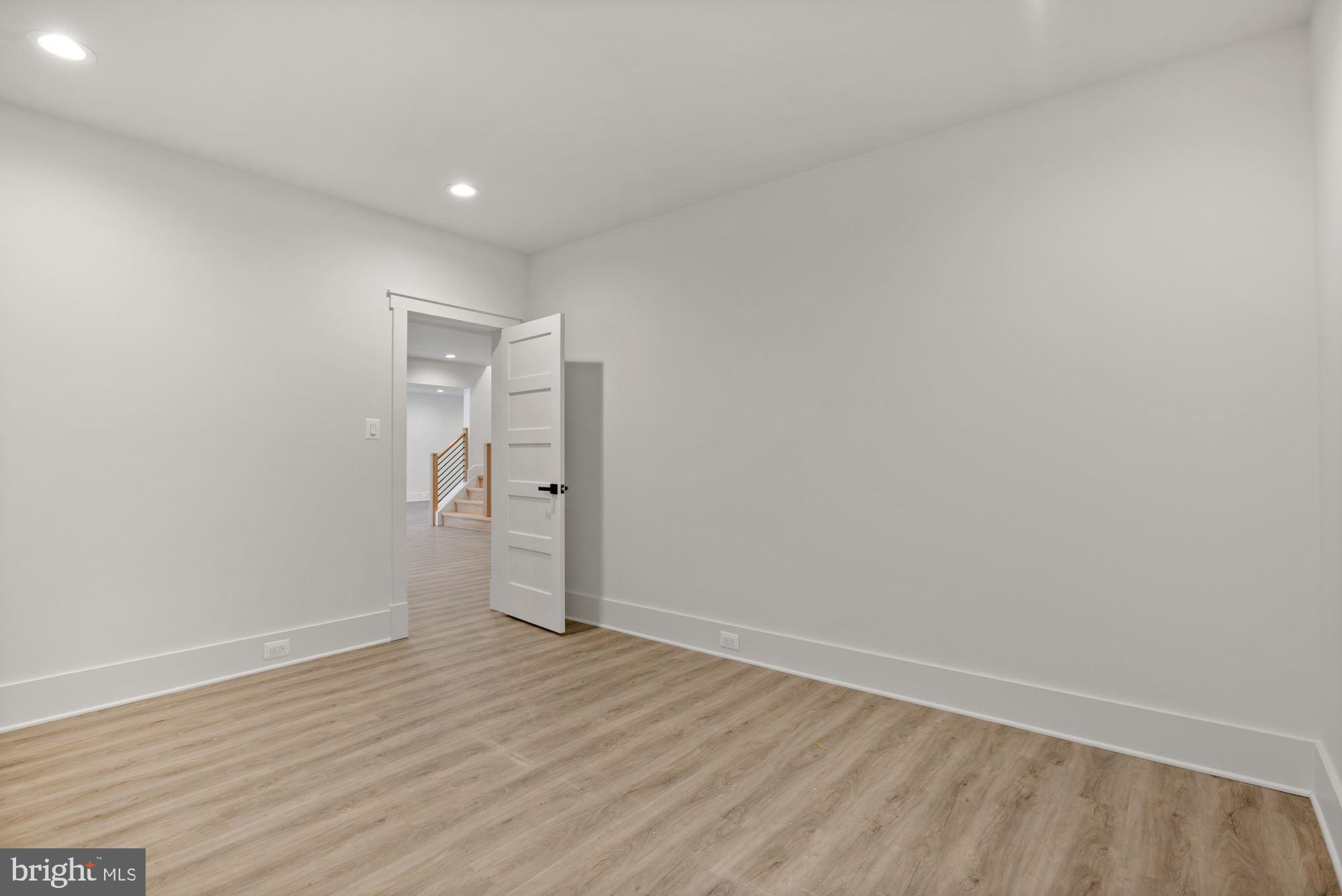 6709 Old Chesterbrook Road McLean, VA 22101 - Photo 25 of 45