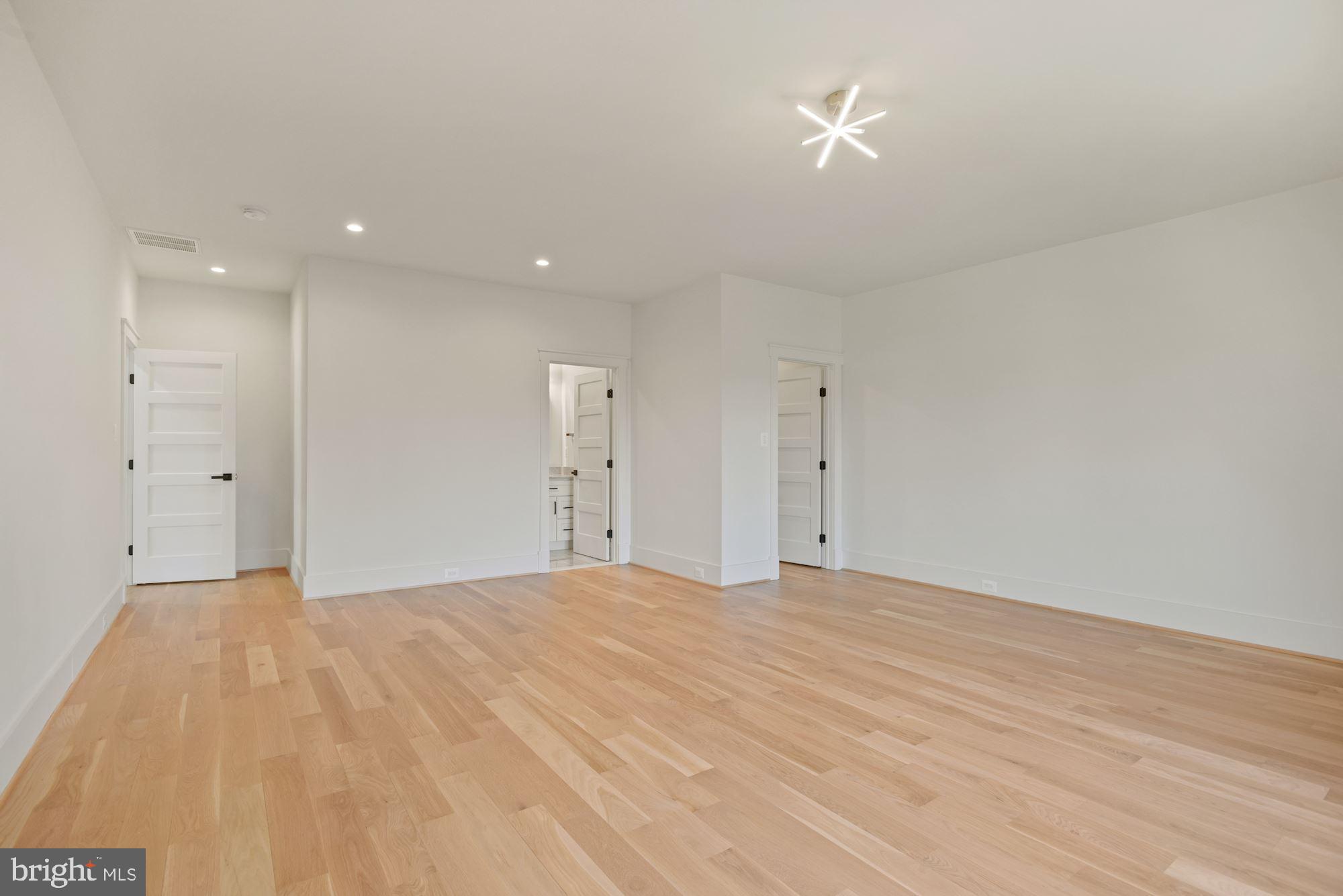 6709 Old Chesterbrook Road McLean, VA 22101 - Photo 32 of 45