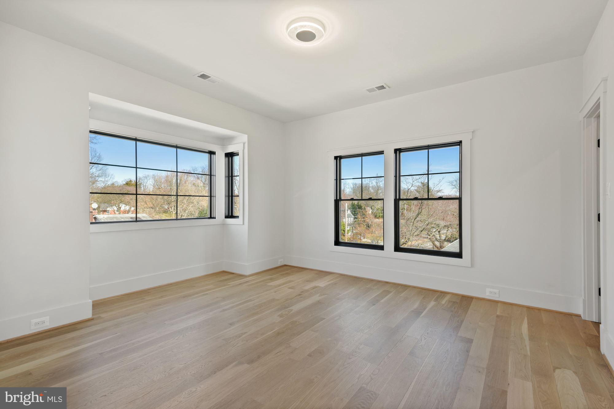 6709 Old Chesterbrook Road McLean, VA 22101 - Photo 35 of 45